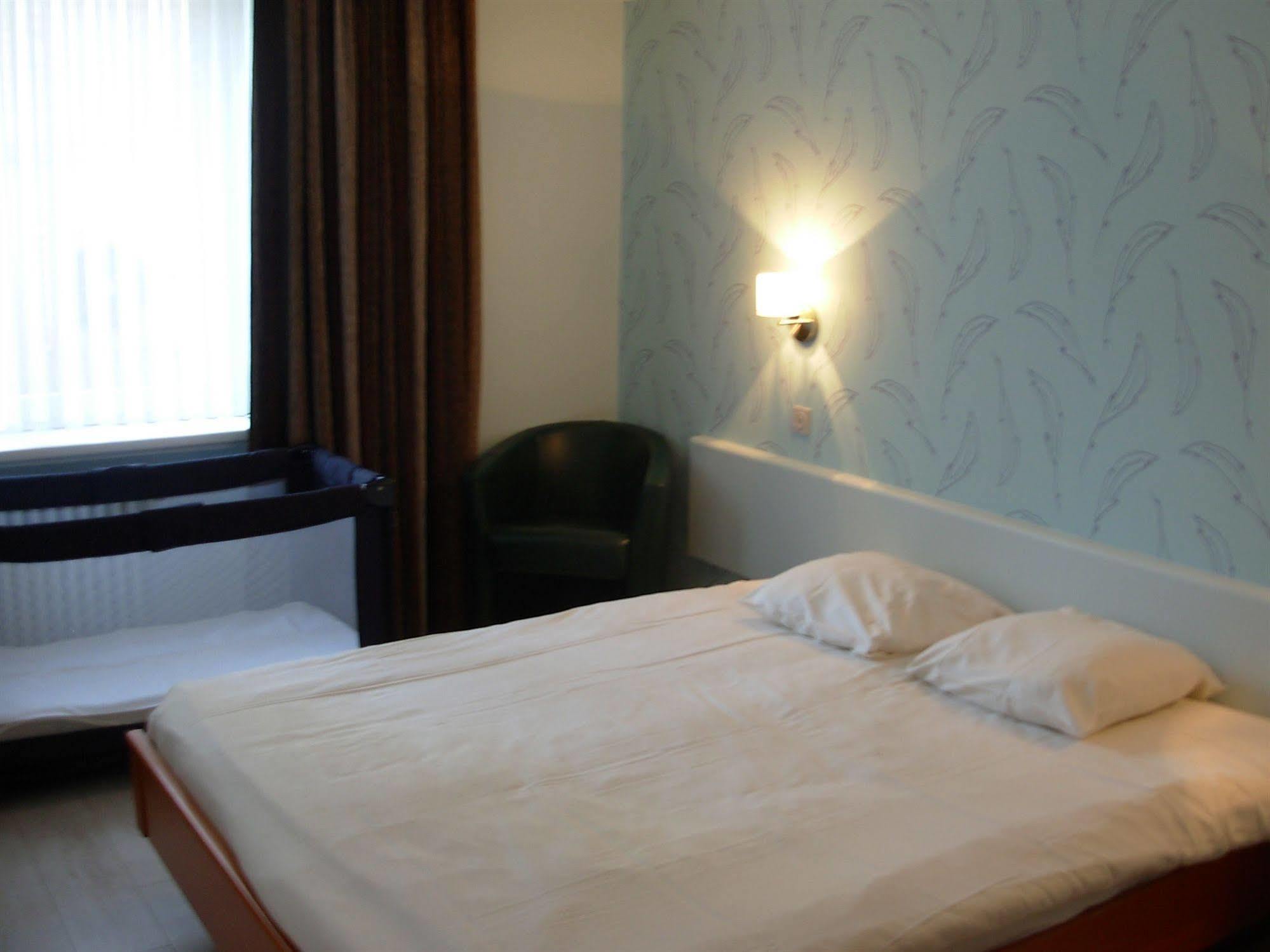 Hotel Ter Streep Ostende Kültér fotó